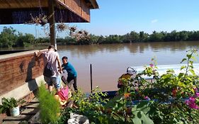 Hong Thai River Side Homestay